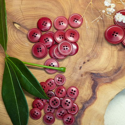 Bouton de Corozo Rouge