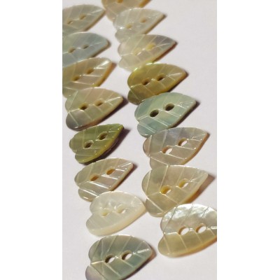 Boutons en nacre naturelle...