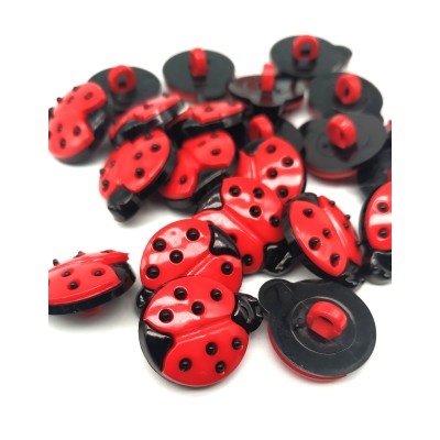Botón en forma mariquita roja