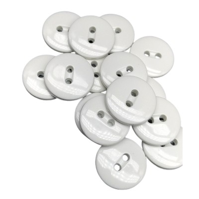 Boutons blancs, deux trous