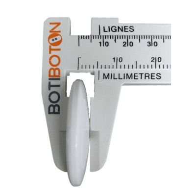 Boutons blancs, deux trous