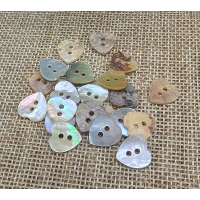 Boutons en forme de cœur en coquillage naturel - T1021